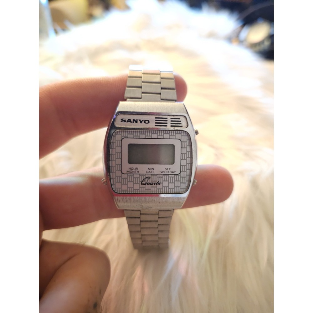 Vintage Sanyo Quartz Silver Digital Wrist Watch Rare Chrome Stainless Steel
